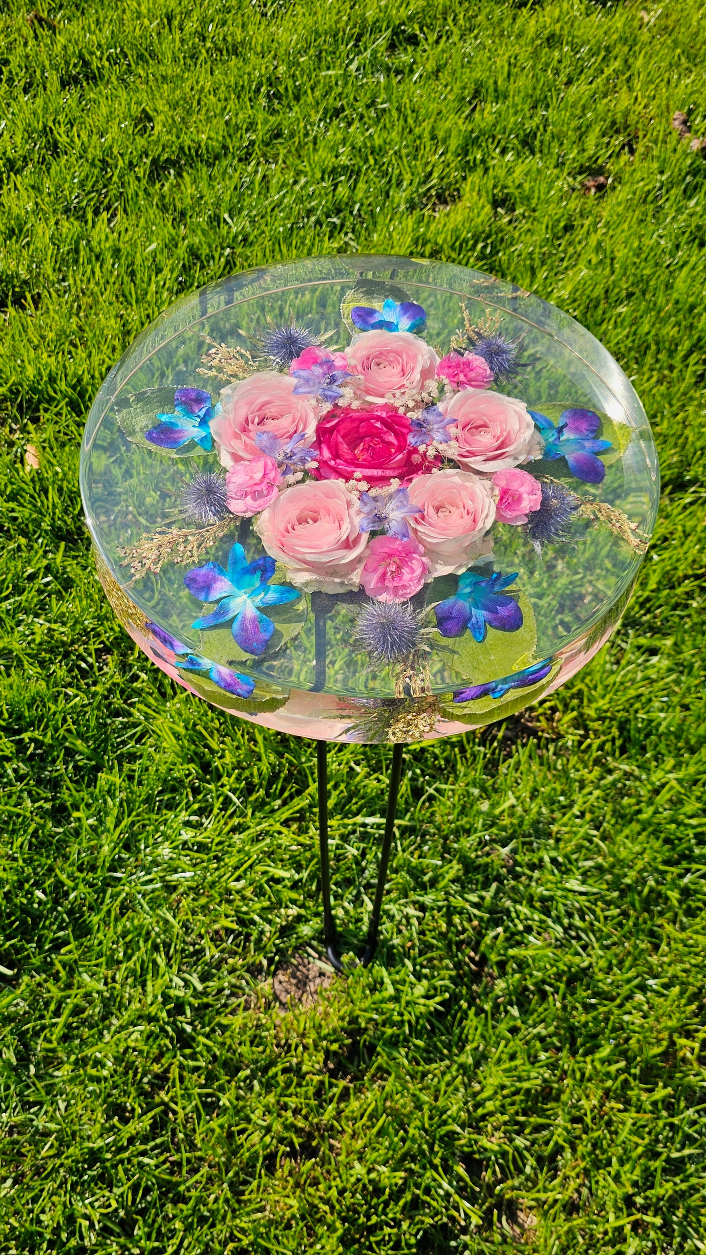 The Meadow Table- Thick Round Resin Preservation Table